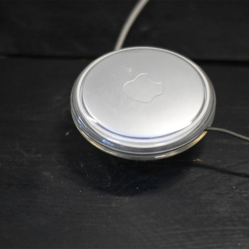 Lej en Apple power adapter